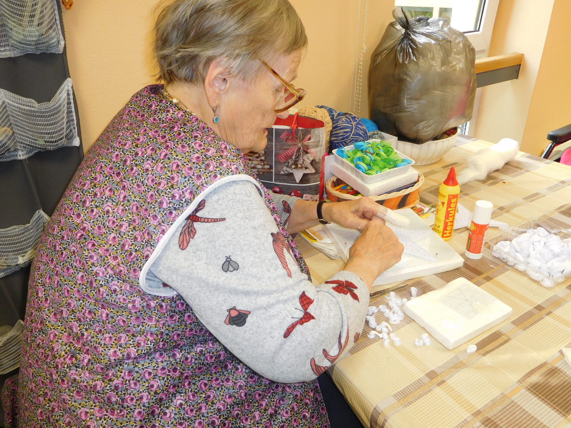 výroba přáníček technikou quilling