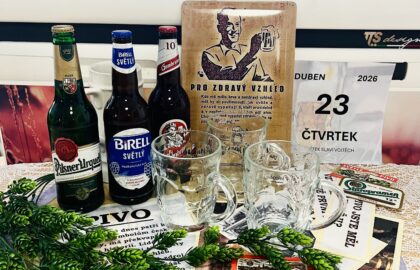 Připravený vozík a stůl s tématem smylová aktivizace pivo