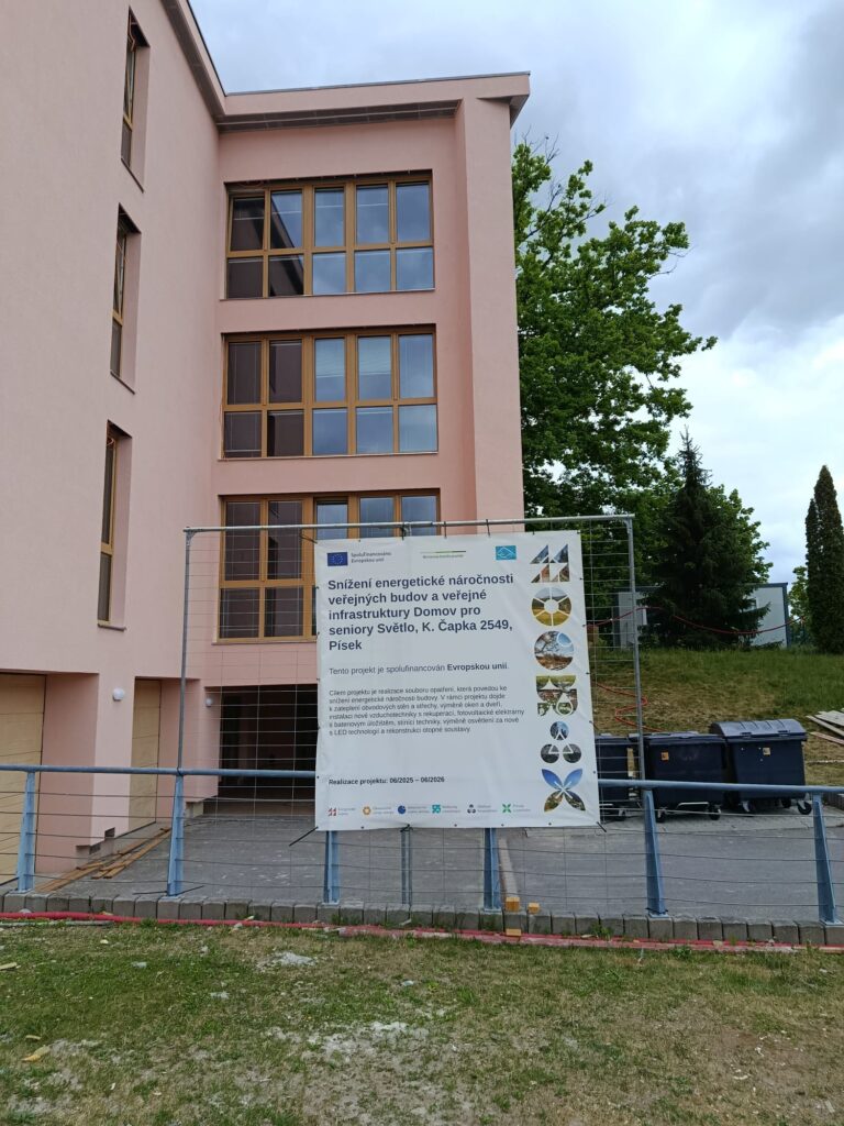 BUDOVA DOMOVA A BANNER