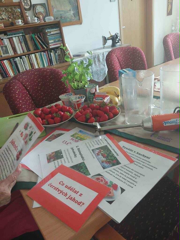 POMŮCKY KE SMYSLOVÉ AKTIVIZACI