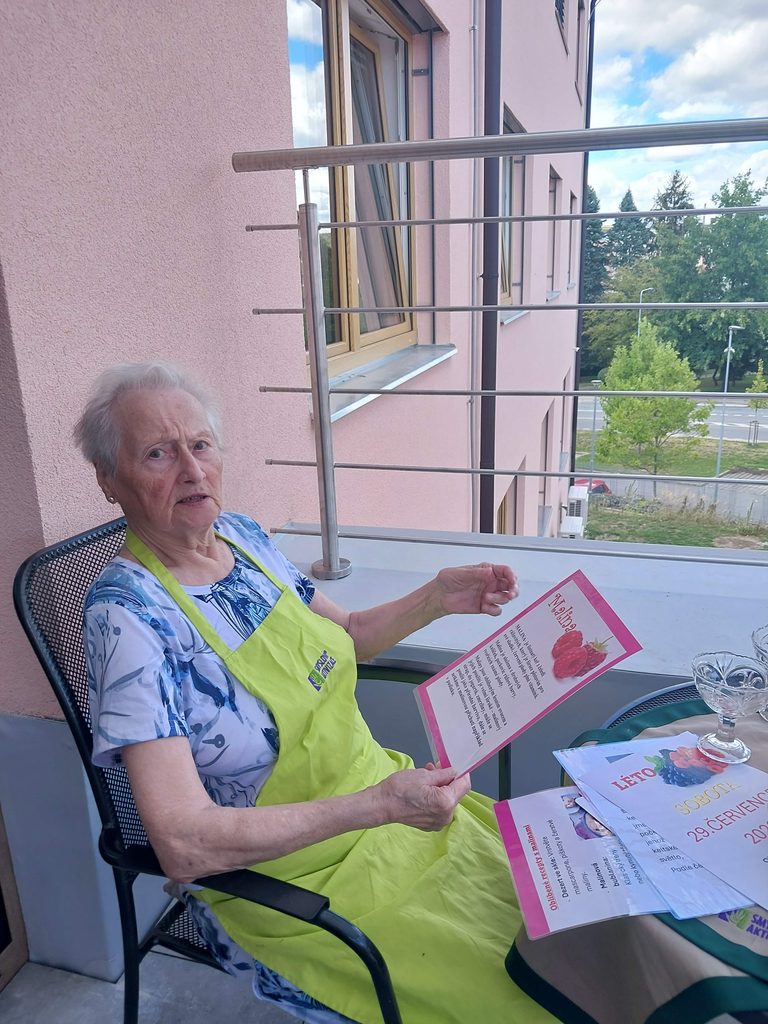 KLIENTKA S KARTOU NA SMYSLOVKU