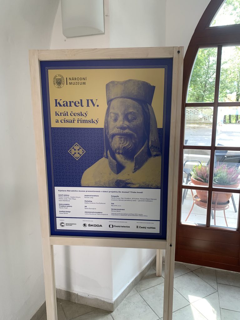 Úvodní panel k výstavě Karel IV. - projekt Národního muzea Do muzea? Třeba hned!